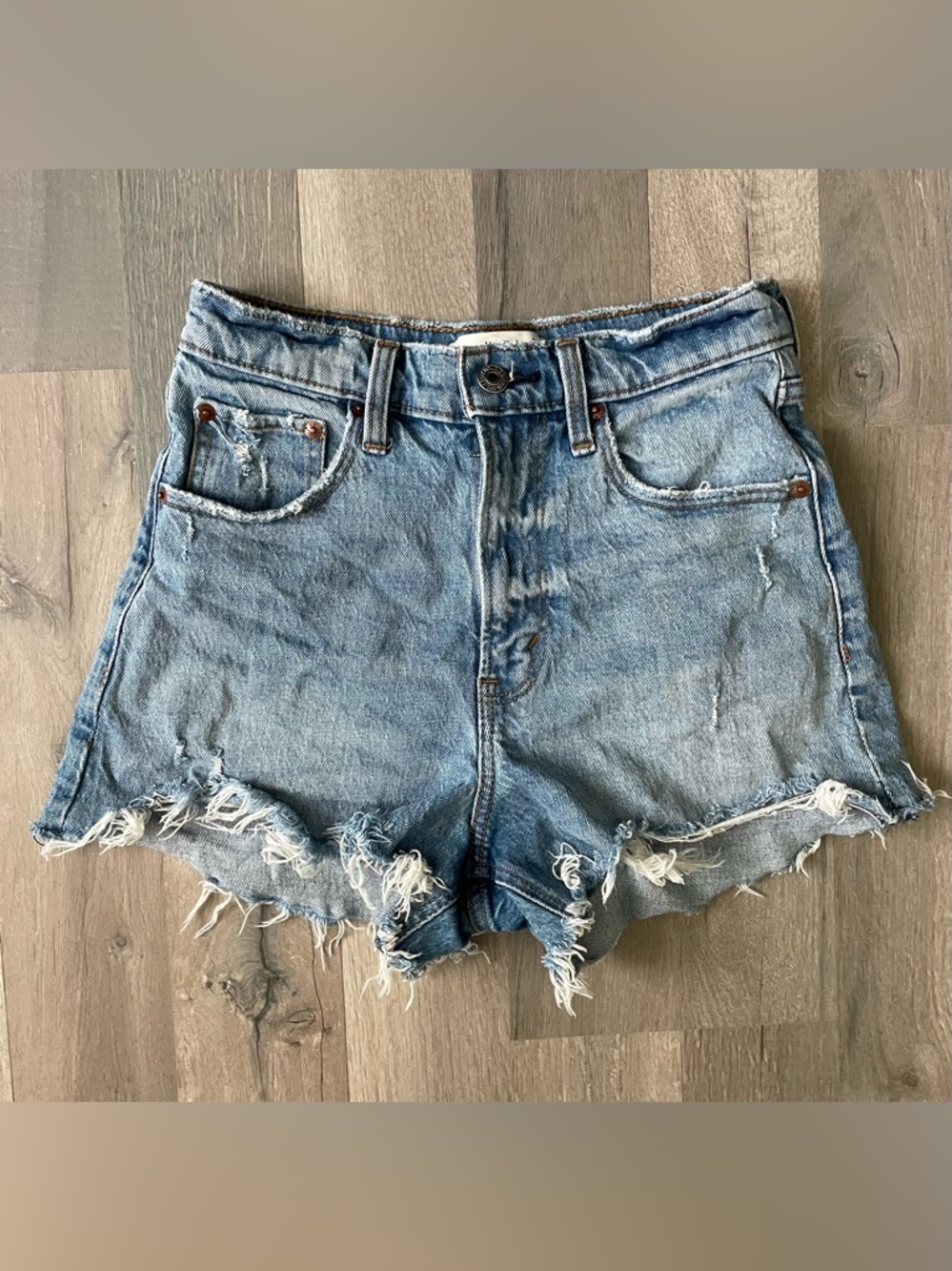 Abercrombie & Fitch The 90’s Relaxed Cutoff Short High Rise Shorts-  Size 2/26